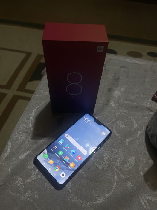 Mi 8 lite 64 гб.