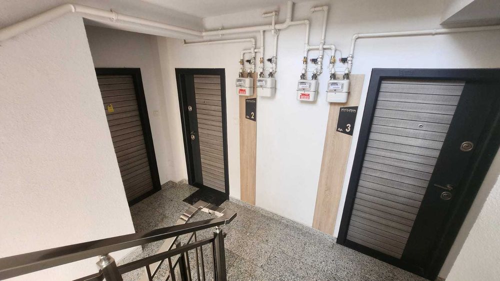 Vand apartament 2 camere + parcare