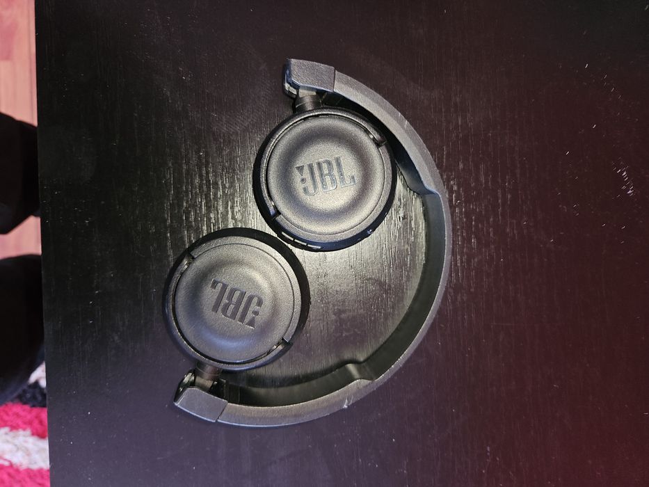 Vând casti JBL T450BT