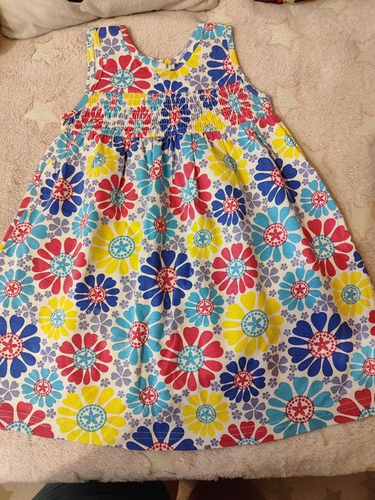 Продам платья детские