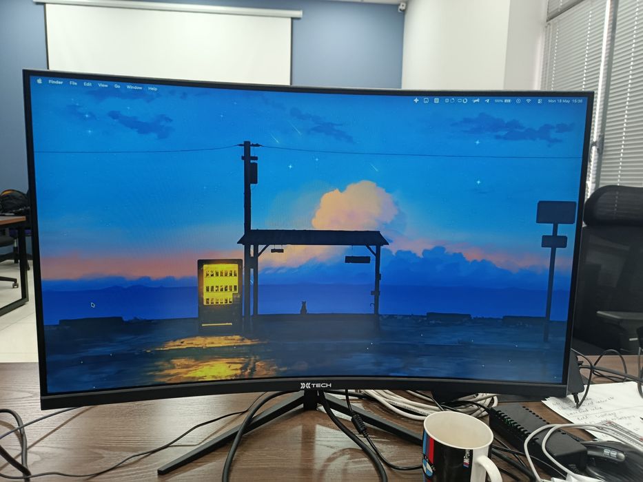 Gaming monitor 32" inch, curved, 240 Hz