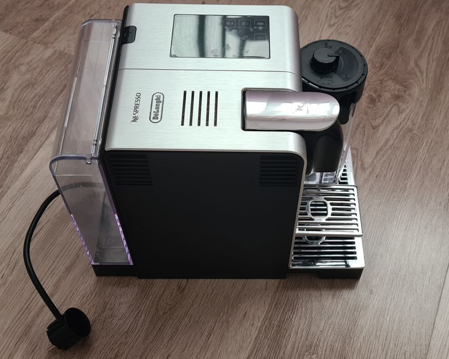 Espressor Delonghi Latissima Pro Nespresso