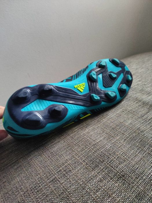 Футболни бутонки Adidas Predator