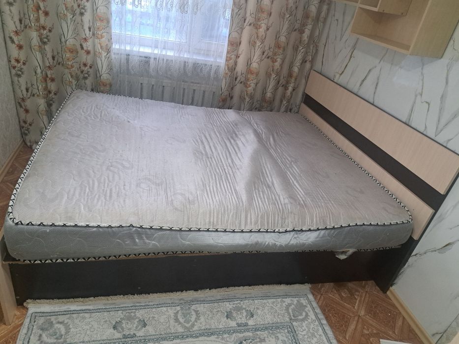 Отдам диван и 2 кресла