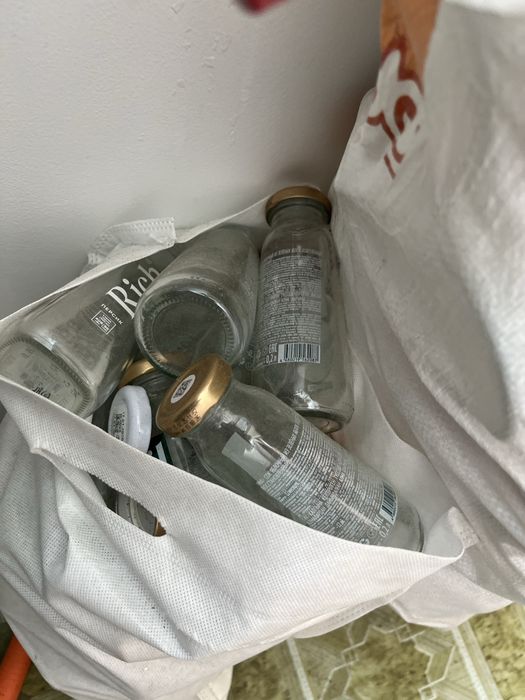 Отдам даром баночки маленькие