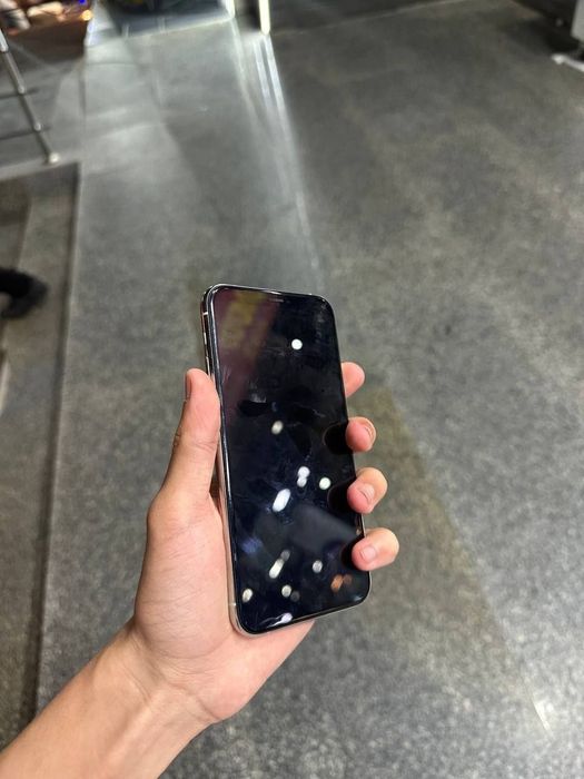 Iphone 11 pro rangi oq
