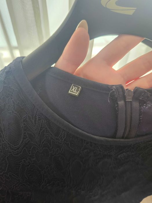 Елегантна синя еластична рокля от дантела – YUNONA