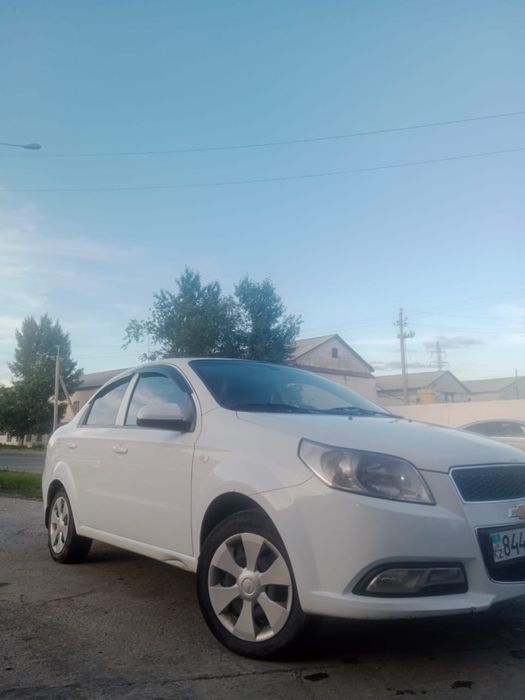 Продам машину шевролет