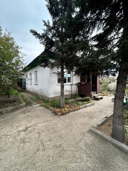 Продаётся 4- комнатный дом на Защите