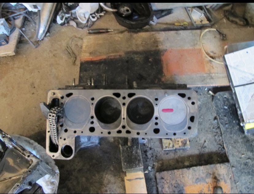 Мерседес MB100D.