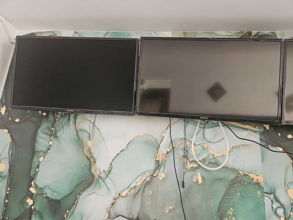 Vand tv lcd 3 buc de 60 cm