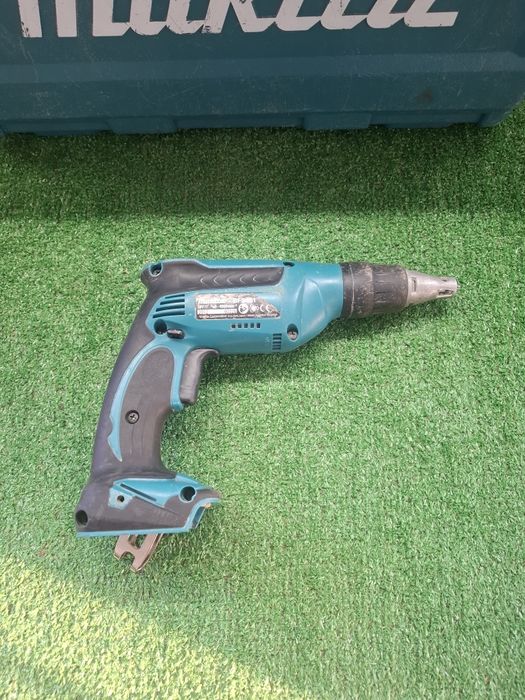 Винтоверт за гипсокартон на Makita BFS451