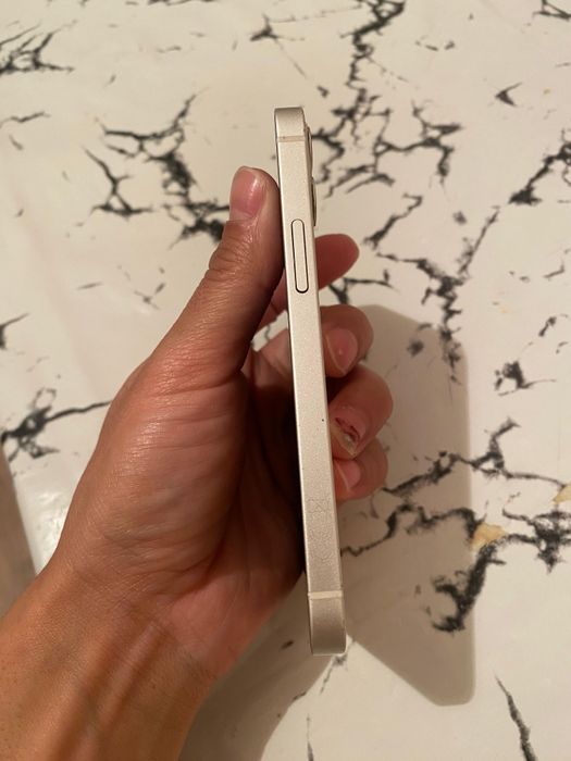 Смартфон iPhone 12