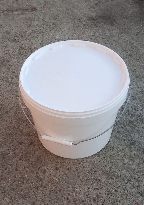 Продам ведро пластиковое.