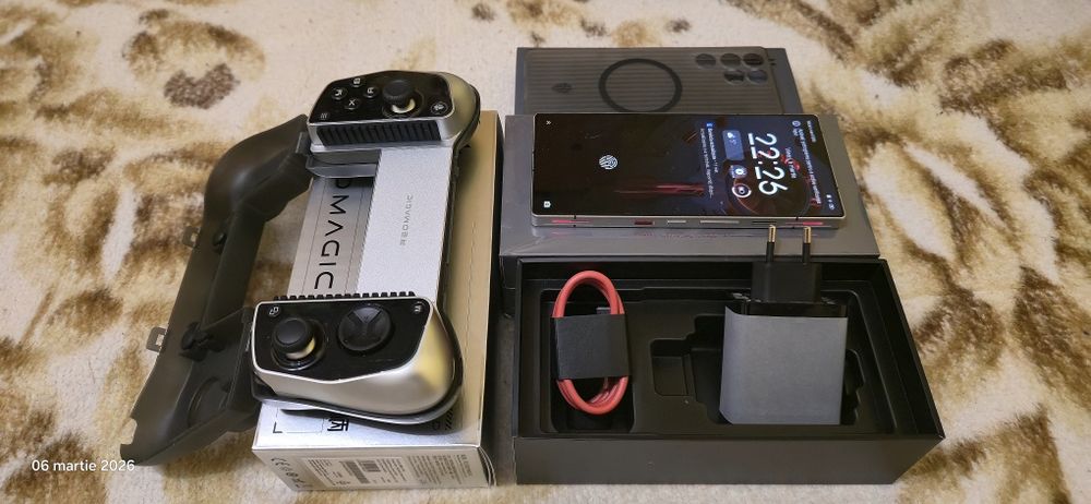 Vând REDMAGIC 11 Pro