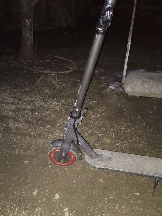 Vând trotineta full sau pe piese