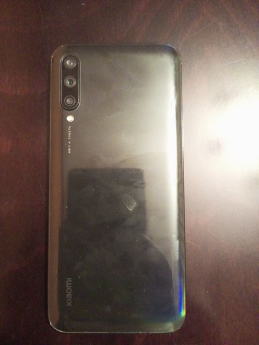 Продам телефон Xiaomi Mi A3