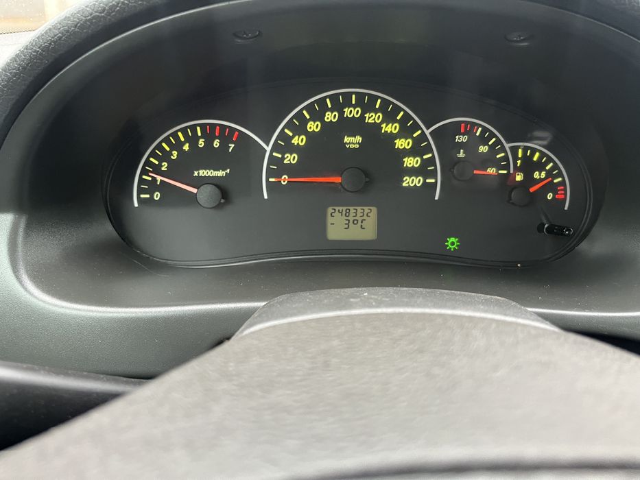 Продам машину приору