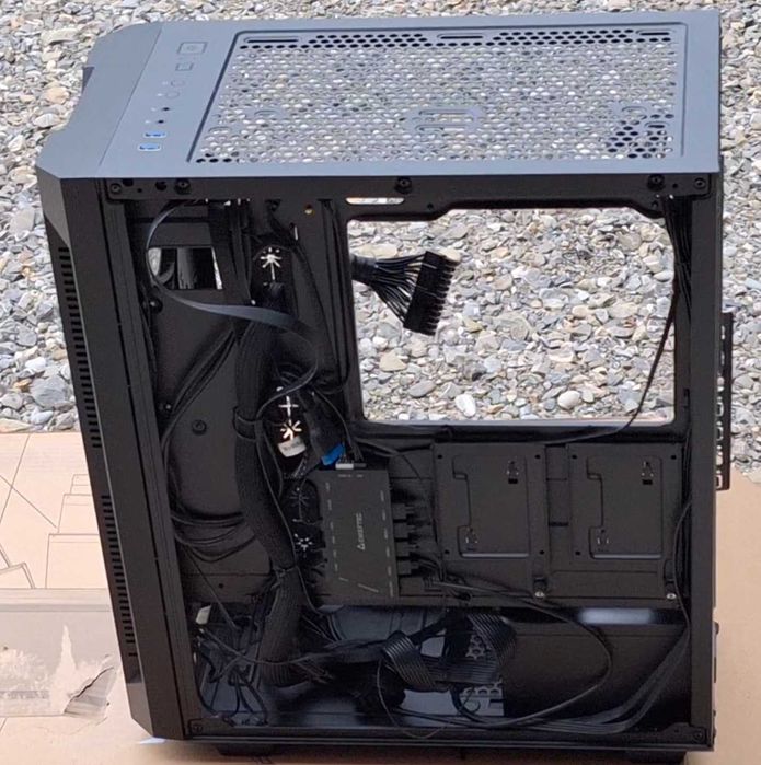 Carcasa CHIEFTEC GS-01B-OP+sursa Seasonic GM-650 (garantie inca 4 ani)