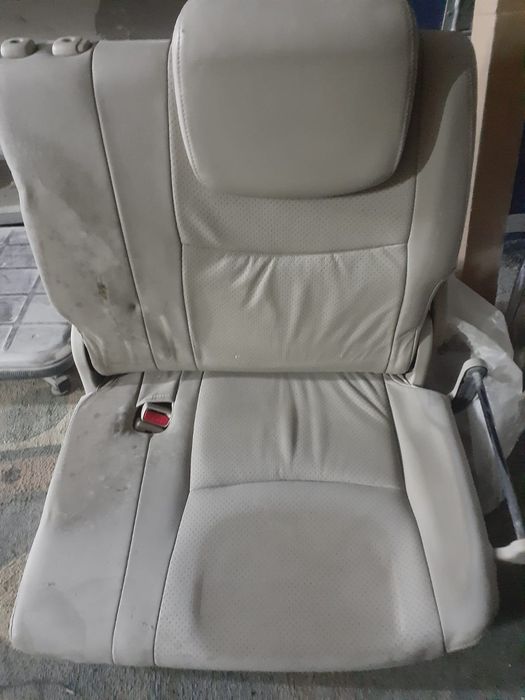 Сидение третий ряд