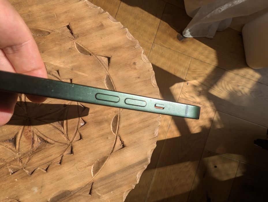 iPhone 13, 128 GB + 2 huse