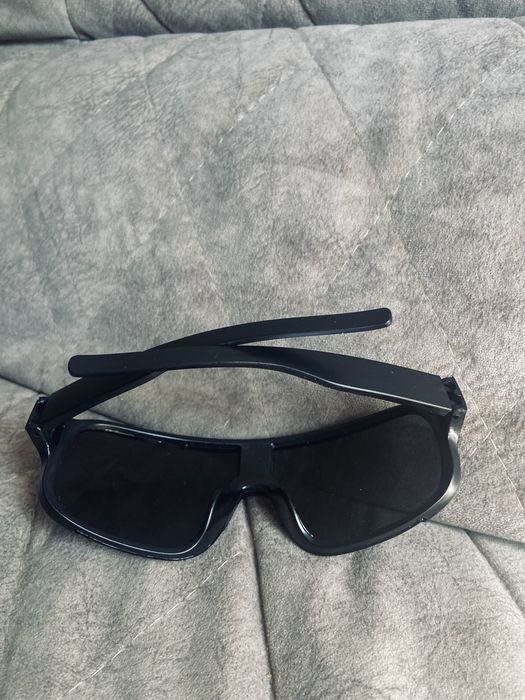 Спортивные солнцезащитные очки