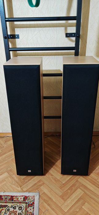 Напольные колонки Jbl e90