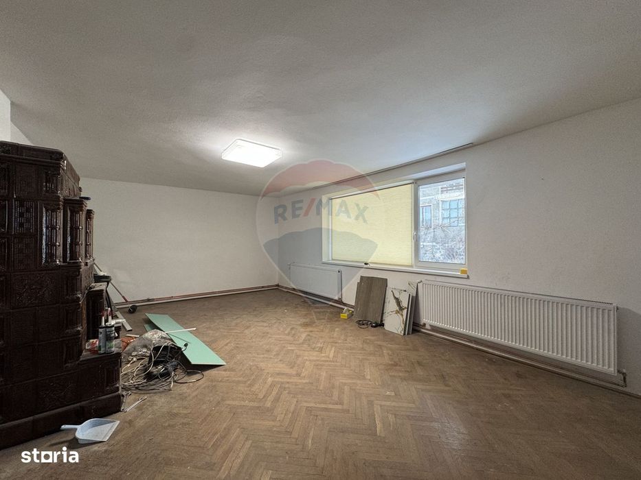 Casă duplex în centrul orasului, cu acces auto