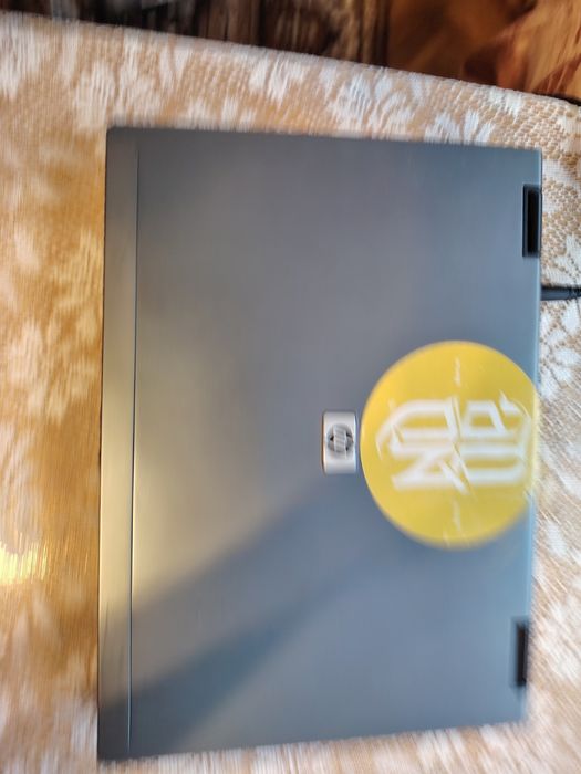 Лаптоп HP compaq
