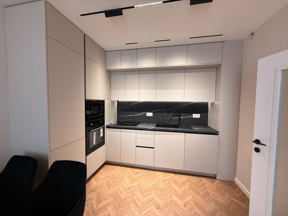 Дава се под наем Тристаен апартамент в София, Малинова долина - 86 кв.м за 867 € - Снимка #1