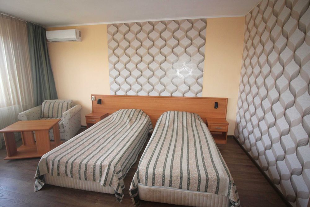 Хотел с басейн в с. Балани, общ. Габрово