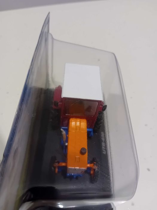 Machetă Tractor UTB-650