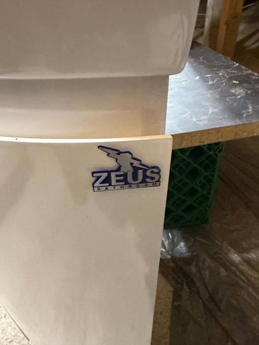 Шкафче за баня ъглово