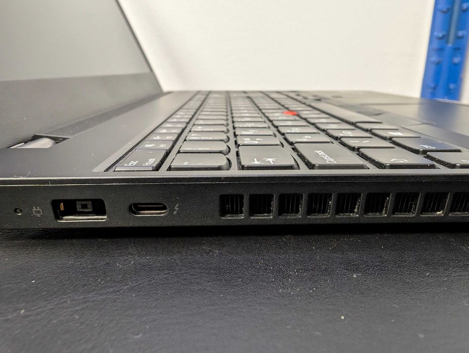 Лаптоп 15" Lenovo ThinkPad P15v G1 Intel Core i7 с 512GB SSD и 32GB RAM