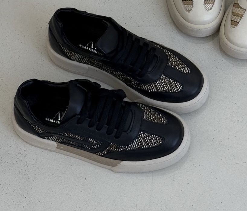 Новые кроссовки шик