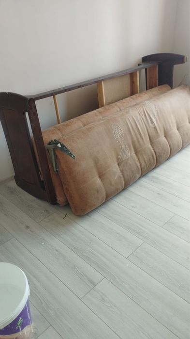 Продам диваны в нормальном состояний