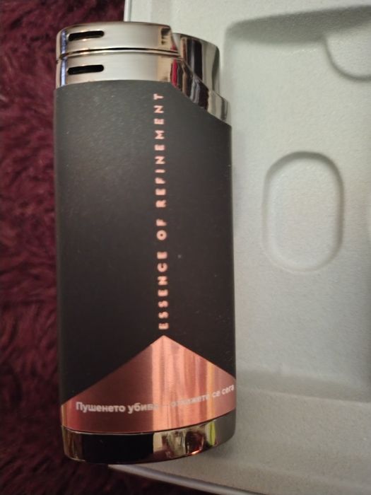 Запалка изцяло метална.