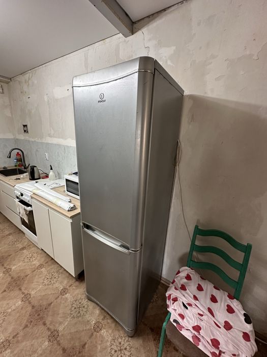 Холодильник Indesit
