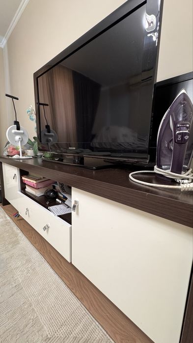 Телевизор самсунг, шкаф тумба