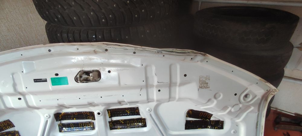 Продам капот  Ниссан y62