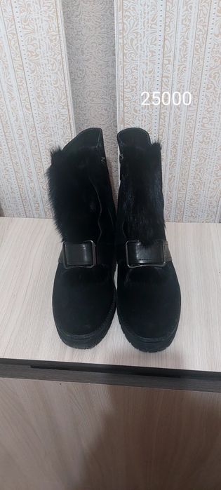 продам женские зимние ботинки