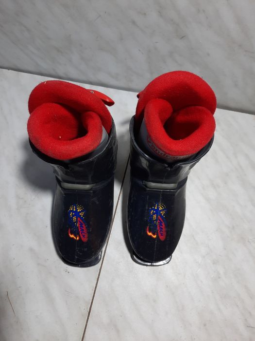 Clapari ski schi pt. copii mondo 19 corespunde mărimii 28-29