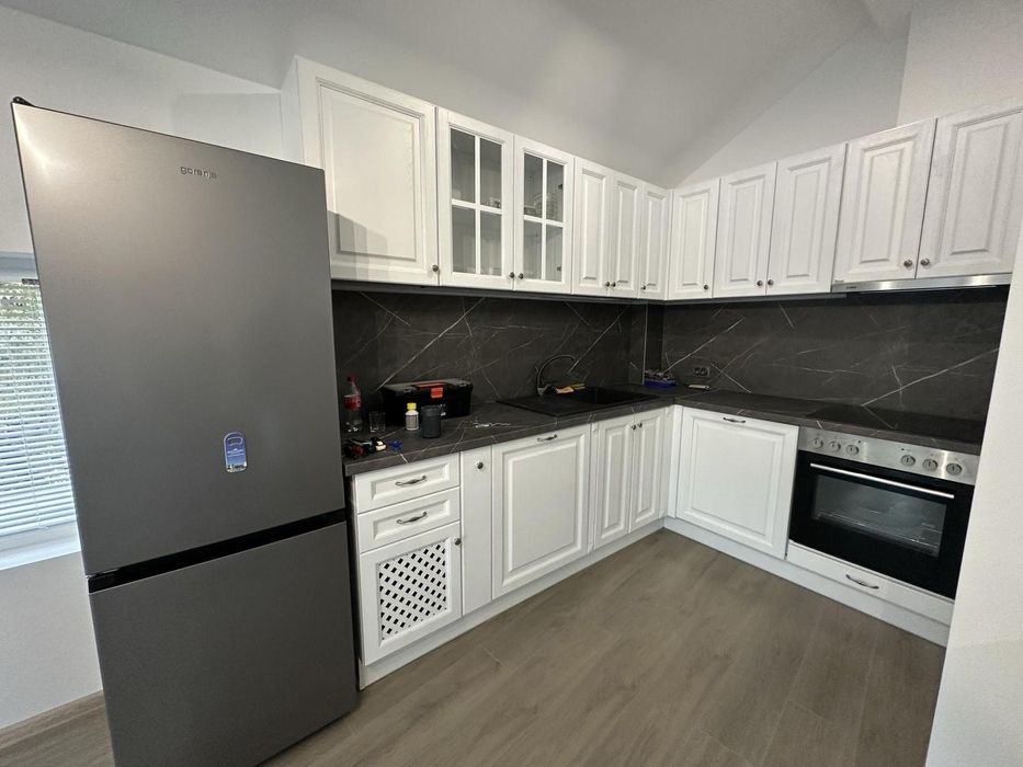 Дава се под наем Тристаен апартамент в Варна, Център - 90 кв.м за 1000 € - Снимка #4