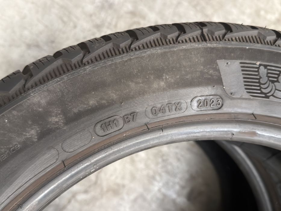 Vand 2 anvelope 245/45/18 michelin de iarnă ca noi