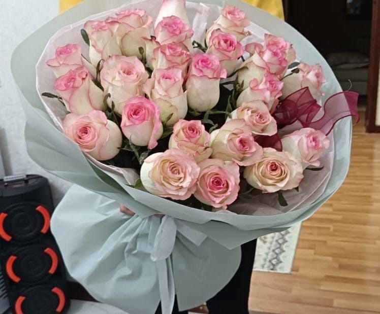 25 роза сатылады