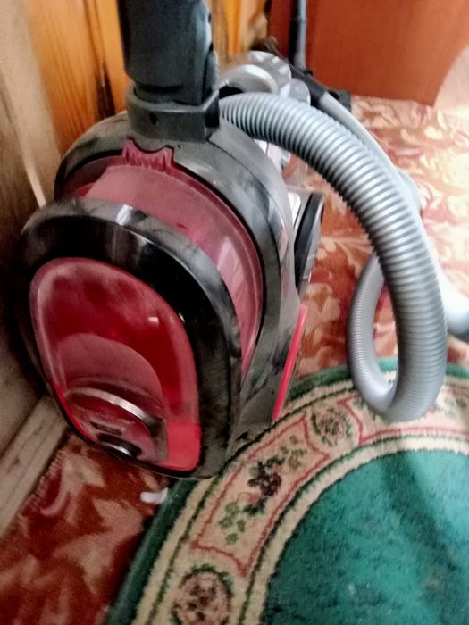 Продам 2 шт пылесосы