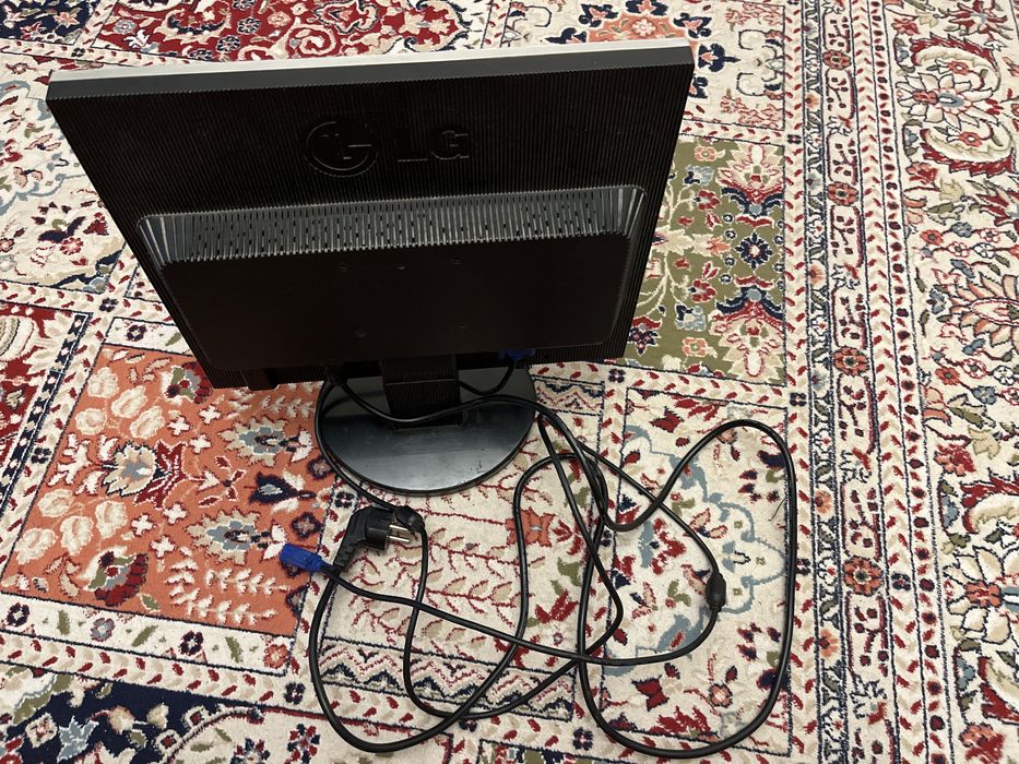 Монитор в хорошем состояни