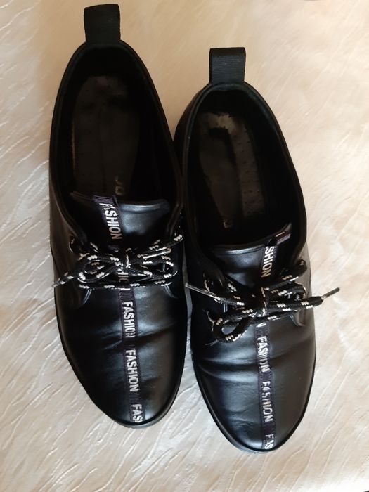 Дамски ежедневни обувки от естесвена кожа