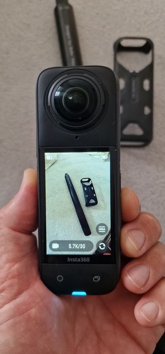 Vând camera insta360 x4 8k