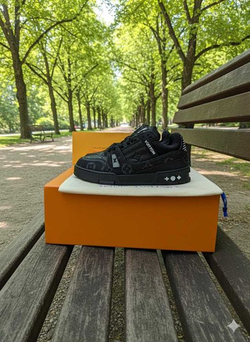 Adidasi LV Trainers Negru - Adidasi Full box - Premium - Verificare